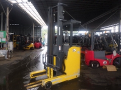 Bán và cho thuê xe nâng điện Komatsu 1.5 tấn đứng lái