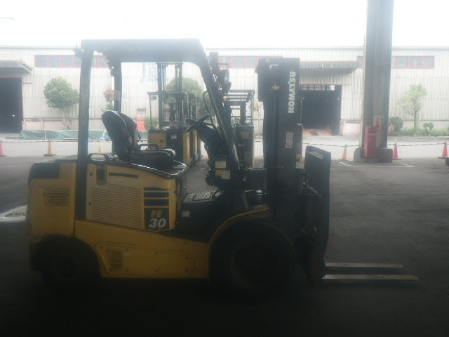 Đánh giá xe nâng điện Komatsu FB3012