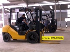 Tại sao dịch cho thuê xe nâng dầu Komatsu lại được nhiều doanh nghiệp Việt chọn lựa?